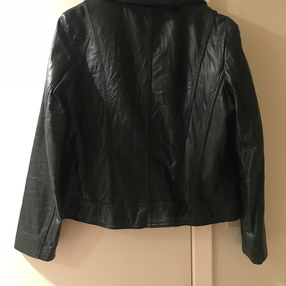 Leather jacket - Picture 2 of 5